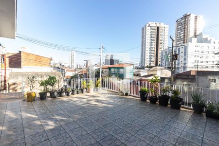 Casa à venda com 250m², 3 quartos e 5 vagas Casa à venda com 250m², 3 quartos e 5 vagasVaranda