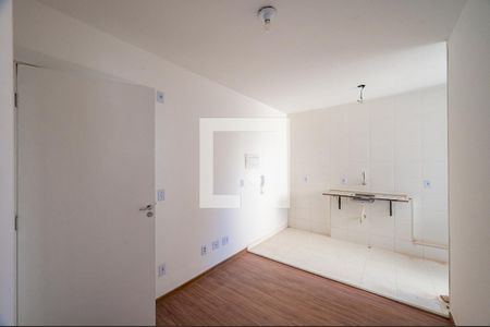 Sala de apartamento à venda com 2 quartos, 33m² em Jardim Itacolomi, São Paulo