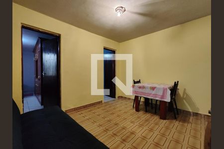 Sala de casa para alugar com 2 quartos, 100m² em Jardim Santa Rosa, Ferraz de Vasconcelos