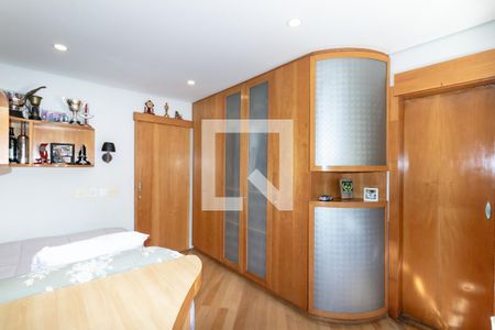 Apartamento à venda com 228m², 4 quartos e 4 vagasQuarto 2