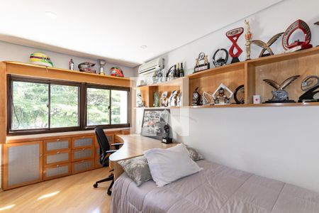 Apartamento à venda com 228m², 4 quartos e 4 vagasQuarto 2