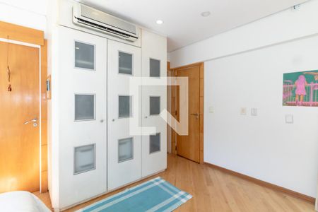 Apartamento à venda com 228m², 4 quartos e 4 vagasQuarto 3