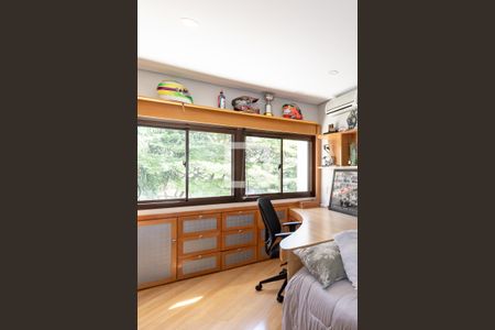 Apartamento à venda com 228m², 4 quartos e 4 vagasQuarto 2