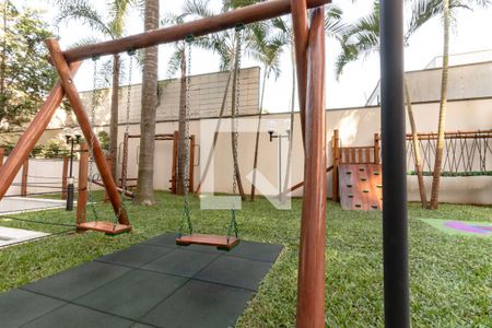 Apartamento à venda com 228m², 4 quartos e 4 vagasÁrea comum - Playground