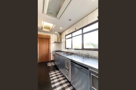 Apartamento à venda com 228m², 4 quartos e 4 vagasCozinha