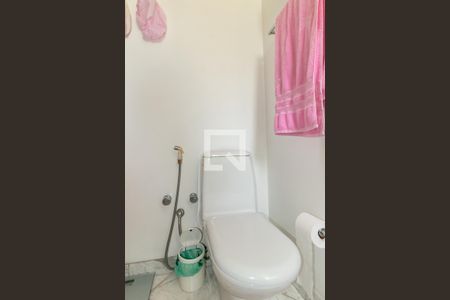 Apartamento à venda com 228m², 4 quartos e 4 vagasBanheiro do Quarto 3