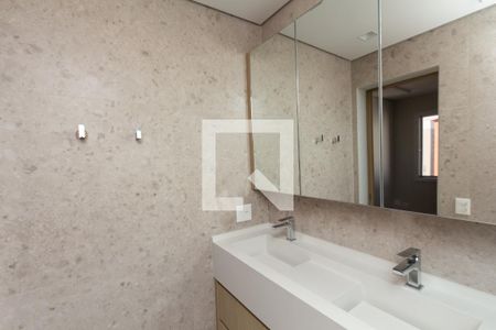 Apartamento à venda com 112m², 2 quartos e 2 vagas Apartamento à venda com 112m², 2 quartos e 2 vagasBanheiro da Suíte 2