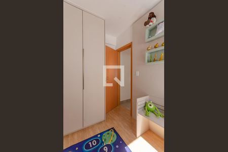 Quarto 1 de apartamento à venda com 3 quartos, 160m² em Heliópolis, Belo Horizonte