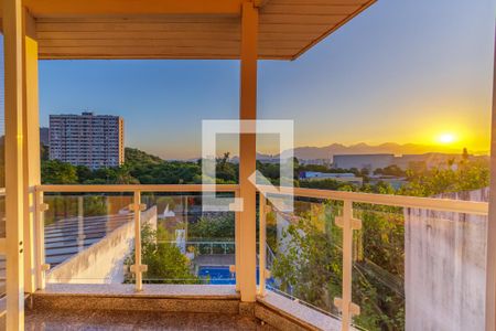 Casa de condomínio à venda com 303m², 4 quartos e 2 vagasVaranda da Suíte 2