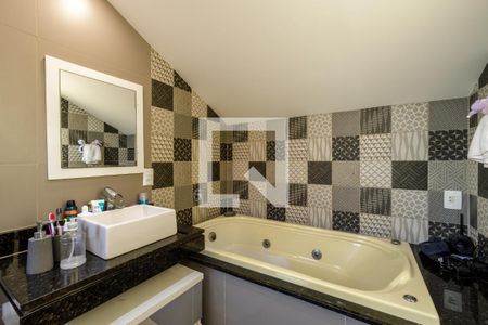 Casa de condomínio à venda com 303m², 4 quartos e 2 vagasBanheiro da Suíte 3