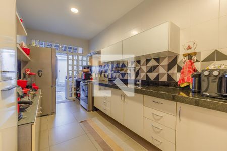 Casa de condomínio à venda com 303m², 4 quartos e 2 vagasCozinha