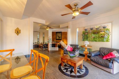 Sala de casa de condomínio à venda com 4 quartos, 303m² em Anil, Rio de Janeiro