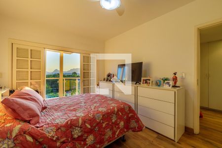 Casa de condomínio à venda com 303m², 4 quartos e 2 vagasSuíte 2