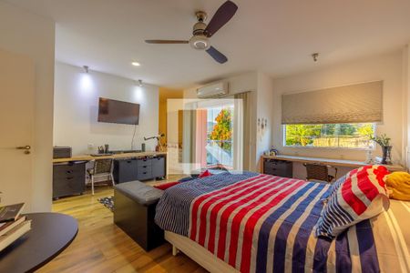 Casa de condomínio à venda com 303m², 4 quartos e 2 vagasSuíte 1