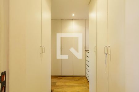 Casa de condomínio à venda com 303m², 4 quartos e 2 vagasCloset da Suíte 2