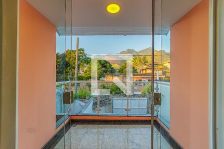 Casa de condomínio à venda com 303m², 4 quartos e 2 vagasVaranda da Suíte 1