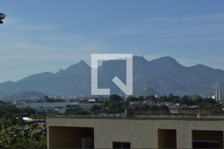 Vista da Suíte  de casa de condomínio para alugar com 3 quartos, 450m² em Taquara, Rio de Janeiro