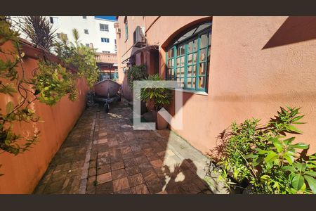 Casa para alugar com 30m², 7 quartos e 3 vagasQuintal