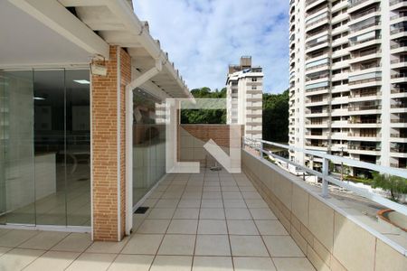 Apartamento para alugar com 220m², 3 quartos e 1 vaga Apartamento para alugar com 220m², 3 quartos e 1 vagaVaranda 2