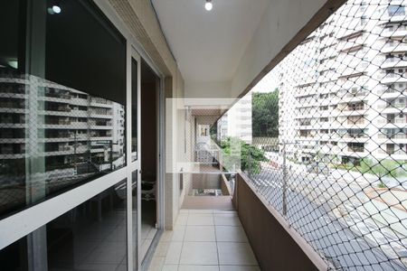 Varanda de apartamento para alugar com 3 quartos, 220m² em Vila Alzira, Guarujá