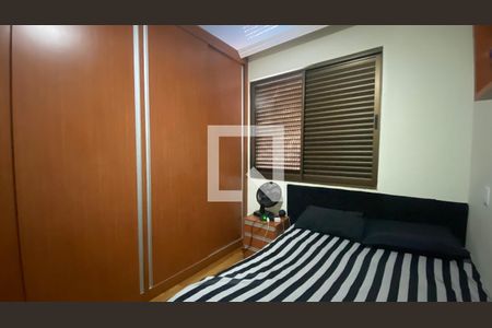 Apartamento à venda com 212m², 3 quartos e 2 vagas Apartamento à venda com 212m², 3 quartos e 2 vagasQuarto 3