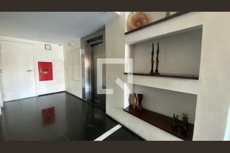 Apartamento à venda com 212m², 3 quartos e 2 vagas Apartamento à venda com 212m², 3 quartos e 2 vagasÁrea comum
