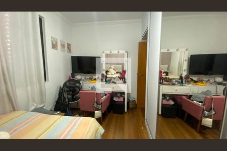 Apartamento à venda com 212m², 3 quartos e 2 vagas Apartamento à venda com 212m², 3 quartos e 2 vagasQuarto 2