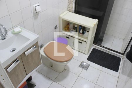 Banheiro de apartamento para alugar com 1 quarto, 53m² em Itararé, São Vicente