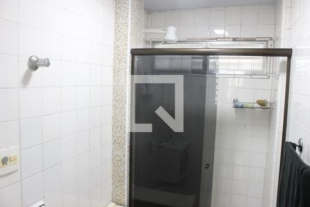 Banheiro de apartamento para alugar com 1 quarto, 53m² em Itararé, São Vicente