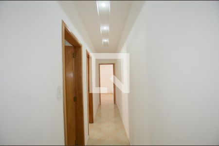 Corredor de apartamento para alugar com 2 quartos, 70m² em Vista Alegre, Rio de Janeiro