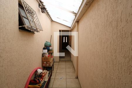 Casa à venda com 192m², 3 quartos e 4 vagasCorredor Externo