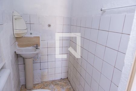 Banheiro de casa para alugar com 1 quarto, 35m² em Vila Nhocuné, São Paulo