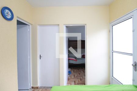 Sala de casa de condomínio à venda com 2 quartos, 32m² em Piratininga, Belo Horizonte