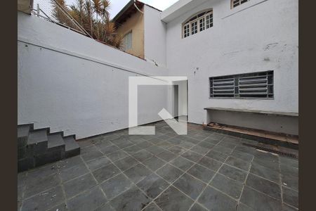 Casa à venda com 270m², 2 quartos e 2 vagasQuintal