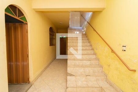 Escada de Acesso de casa para alugar com 4 quartos, 561m² em Bairro da Glória, Contagem