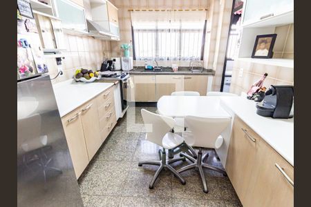 Apartamento à venda com 140m², 3 quartos e 3 vagas Apartamento à venda com 140m², 3 quartos e 3 vagasCozinha