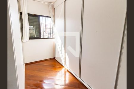 Apartamento à venda com 140m², 3 quartos e 3 vagas Apartamento à venda com 140m², 3 quartos e 3 vagasSuíte 1 - Closet