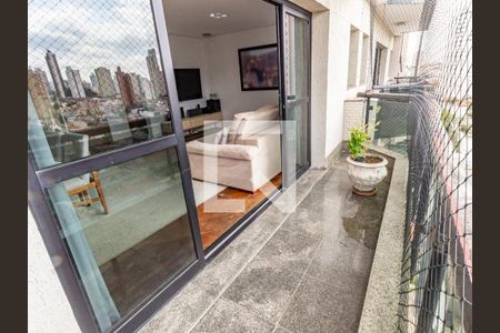 Apartamento à venda com 140m², 3 quartos e 3 vagas Apartamento à venda com 140m², 3 quartos e 3 vagasVaranda