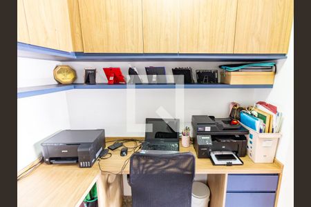 Apartamento à venda com 140m², 3 quartos e 3 vagas Apartamento à venda com 140m², 3 quartos e 3 vagasEscritórioa