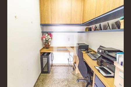 Apartamento à venda com 140m², 3 quartos e 3 vagas Apartamento à venda com 140m², 3 quartos e 3 vagasEscritório