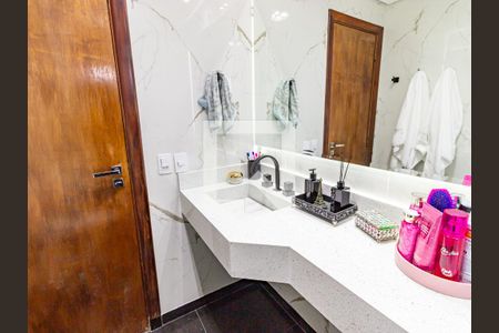 Apartamento à venda com 140m², 3 quartos e 3 vagas Apartamento à venda com 140m², 3 quartos e 3 vagasBanheiro da Suíte 1