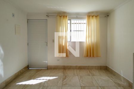 Sala de casa de condomínio para alugar com 2 quartos, 53m² em Nova Mirim, Praia Grande