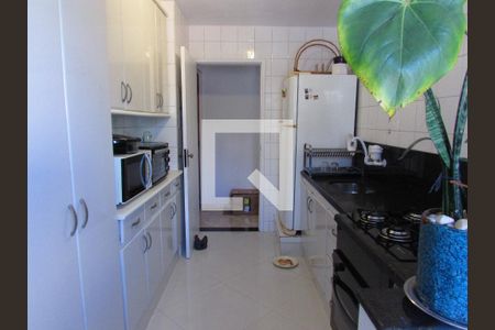 Cozinha de apartamento à venda com 2 quartos, 60m² em Chácara Agrindus, Taboão da Serra