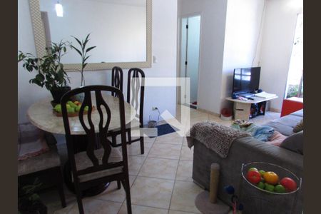 Sala de apartamento à venda com 2 quartos, 60m² em Chácara Agrindus, Taboão da Serra