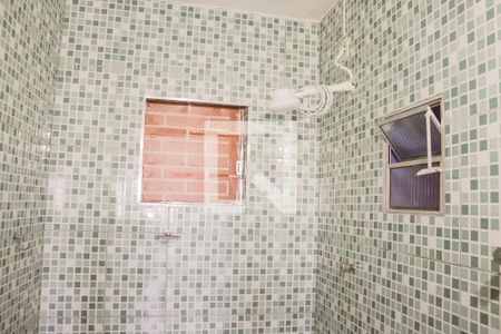 Banheiro de casa para alugar com 1 quarto, 55m² em Vila Renato, São Paulo