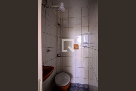 Banheiro  de kitnet/studio para alugar com 1 quarto, 18m² em Vila Água Funda, São Paulo