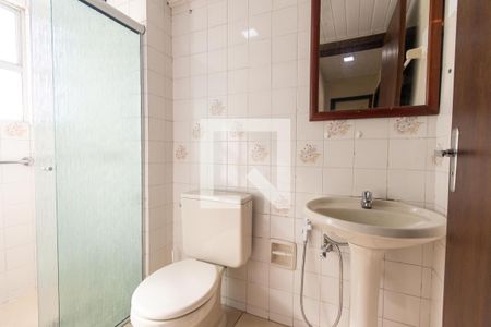 Banheiro Social de apartamento para alugar com 2 quartos, 50m² em Cristo Rei, Curitiba