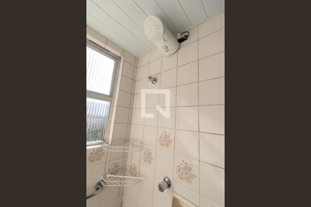 Banheiro Social de apartamento para alugar com 2 quartos, 50m² em Cristo Rei, Curitiba