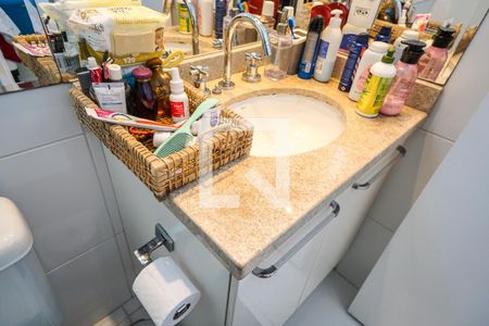 Apartamento à venda com 106m², 3 quartos e 2 vagasBanheiro da suíte