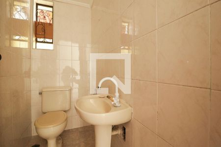 Casa à venda com 200m², 2 quartos e 1 vagaLavabo